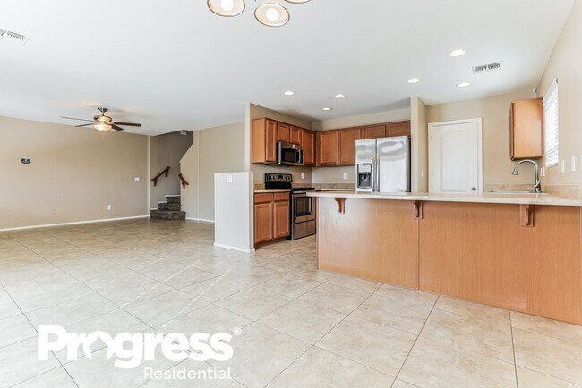 Building Photo - 1435 E Pryor Rd