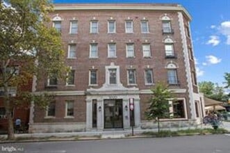 Building Photo - 1020 Monroe St NW