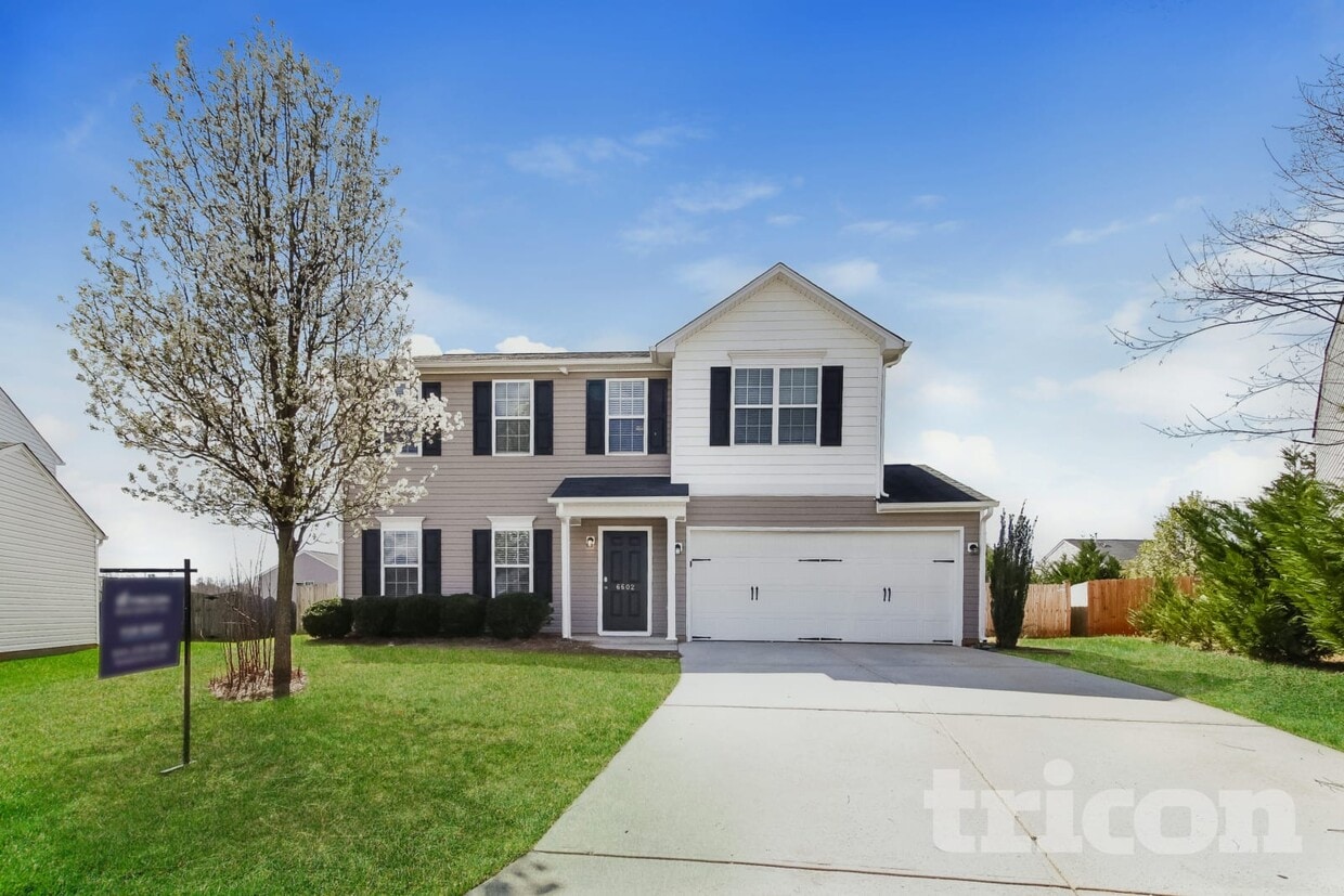 Primary Photo - 6602 Maderia Ct