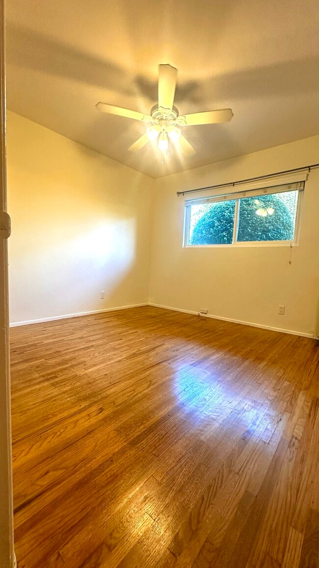 Bedroom - 4041 S Centinela Ave