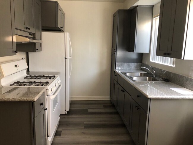 Foto del edificio - 815 E Maple St