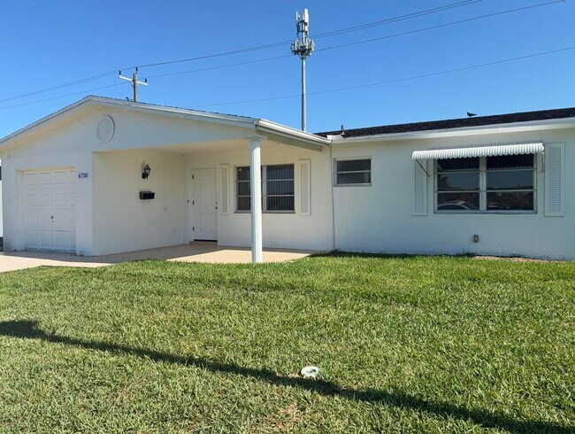 Foto del edificio - 6730 NW 9th St