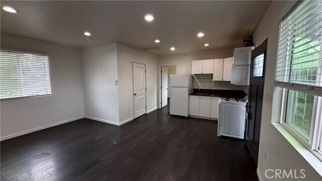 Foto del edificio - 7922 Lindley Ave