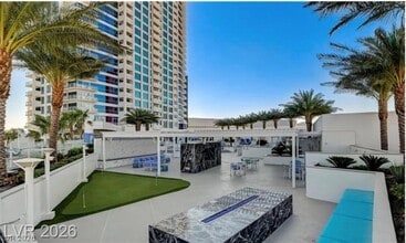 Building Photo - 2700 S Las Vegas Blvd