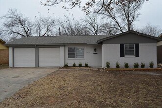 Building Photo - 7616 Parkwood Ln