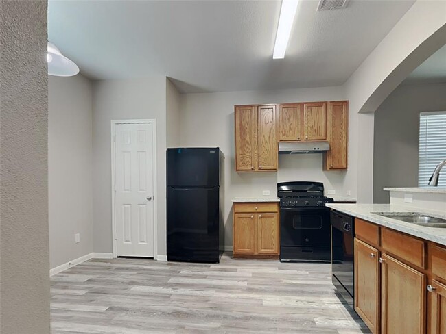 Building Photo - 3911 Mossy Spring Ln