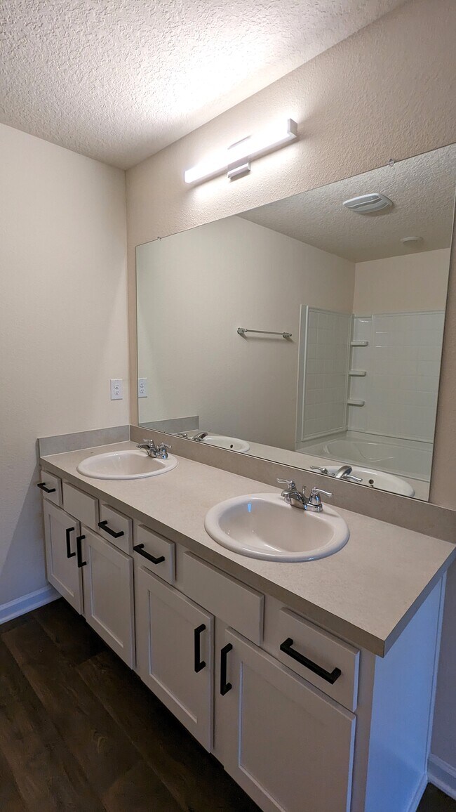 Bathroom - 35 Cannon Ball Dr