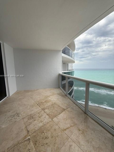 Foto del edificio - 18911 Collins Ave