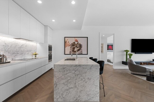 Building Photo - 5775 Collins Ave