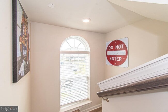 Building Photo - 9637 Block St