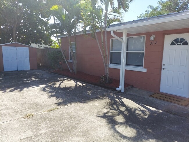 Foto del edificio - 327 Lee Ave