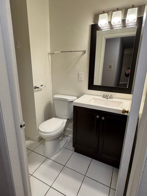 Building Photo - 2260 N Summit Ave