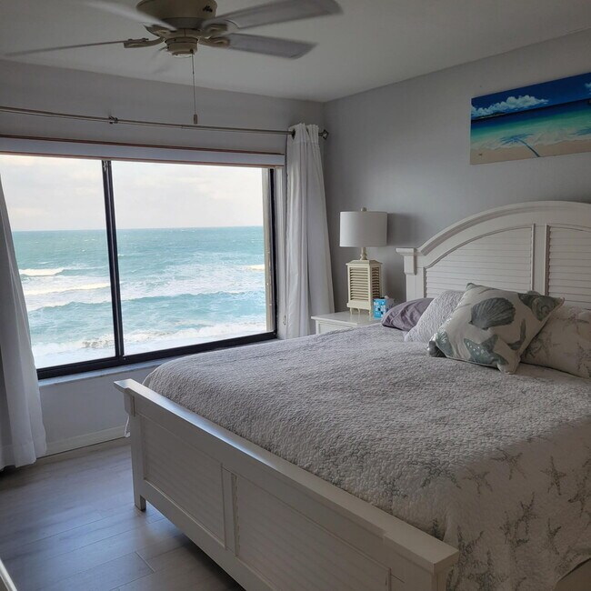 Building Photo - 10310 S Ocean Dr