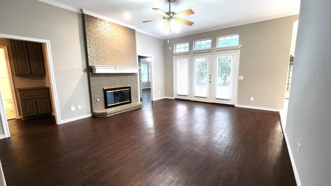 Building Photo - 3817 Yellowstone Pl