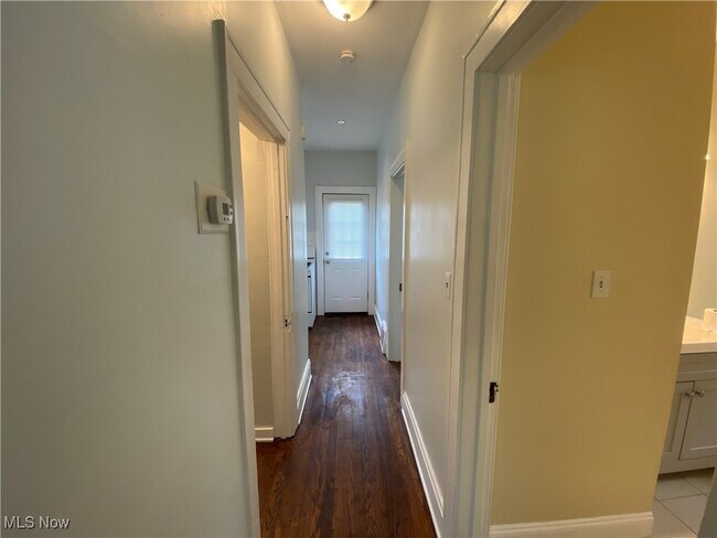 Foto del edificio - 857 E 188th St