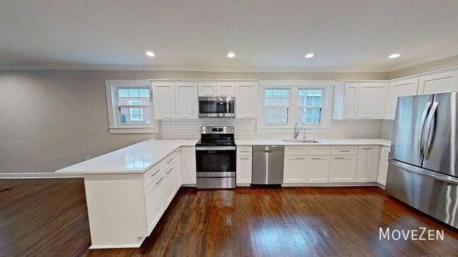 Foto del edificio - 121 Lincoln Ct