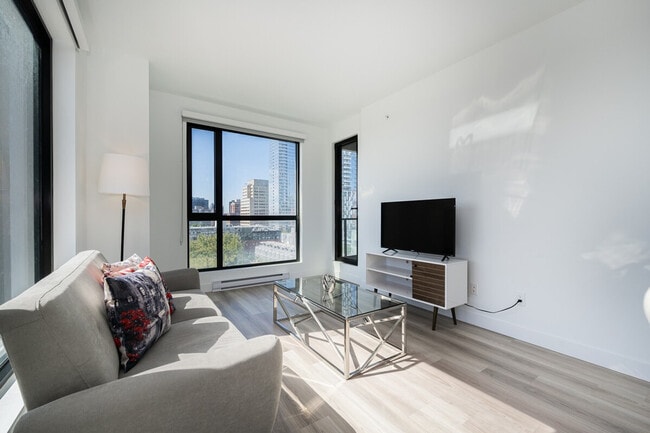 Building Photo - 1463 Avenue Argyle-SI ID1261825P