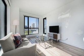 Building Photo - 1463 Av. Argyle