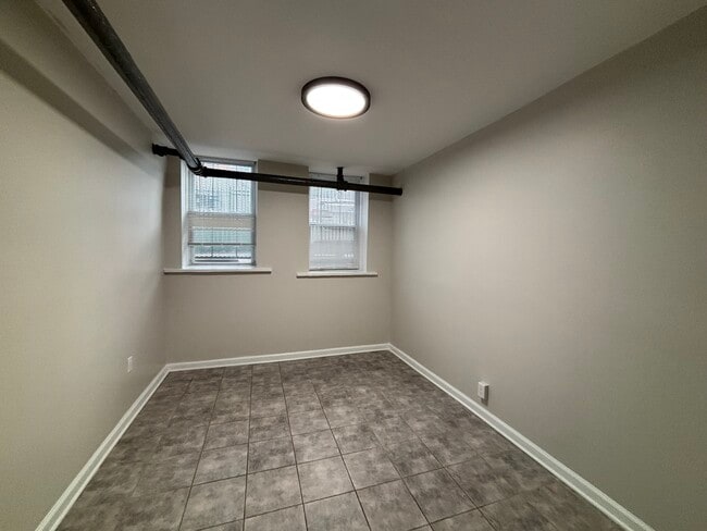 Building Photo - 9 Bentley Ave