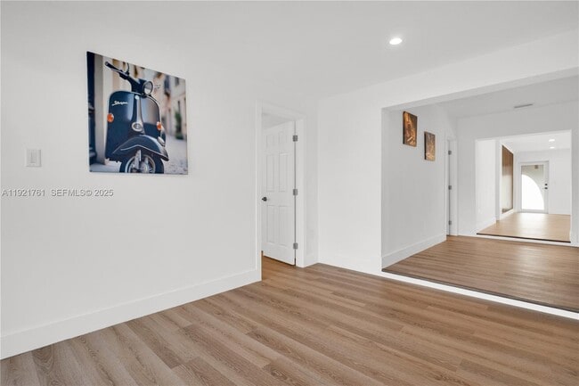 Foto del edificio - 4701 SW 104th Ct