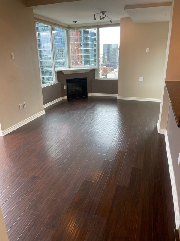 Foto del edificio - 300 W Beech St