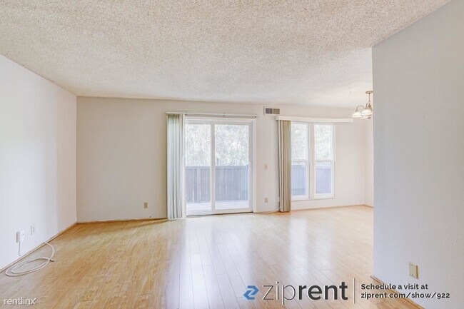 Building Photo - 3 br, 2.5 bath Condo - 28 Camelback Ct, Pl...