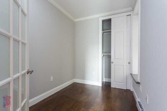 Foto del edificio - 3 W 103rd St