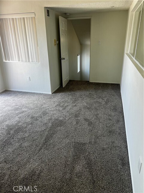 Foto del edificio - 5131 Dunbar Dr