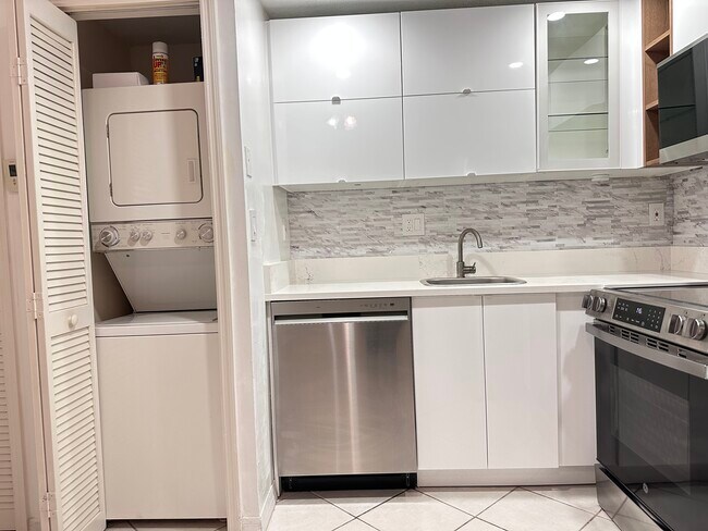 Foto del edificio - 3051 SW 27th Ave