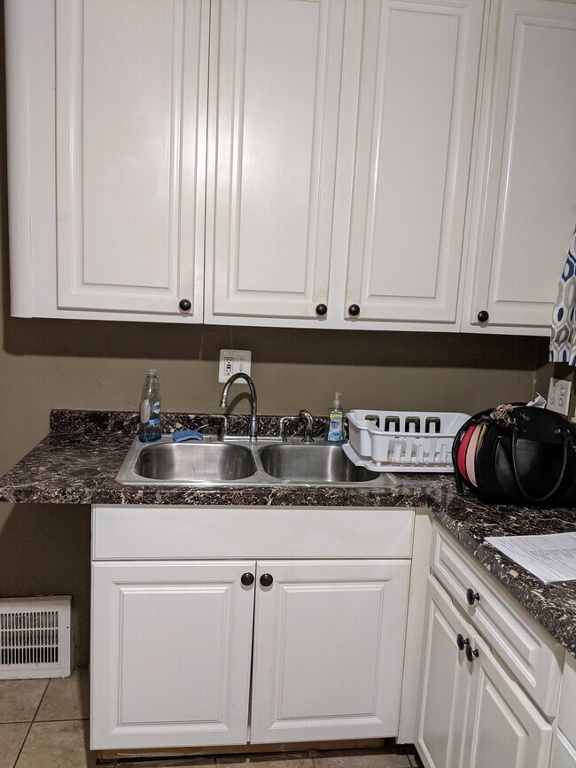 Foto del edificio - 5049 Niagara St