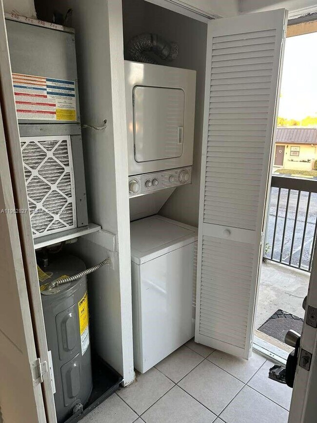 Foto del edificio - 144 NW 91st Ave