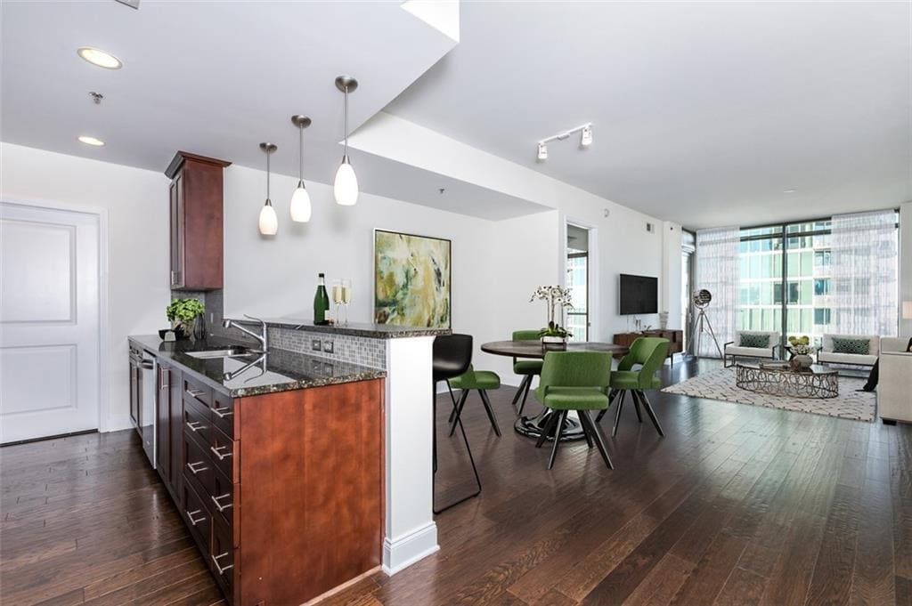 Primary Photo - 270 17th St NW