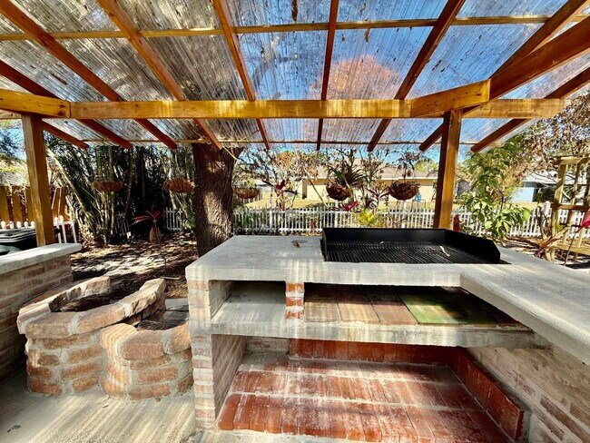 Foto del edificio - 125 SW Donna Terrace