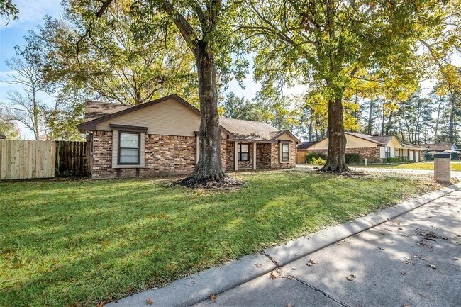 Building Photo - 12510 Old River Dr
