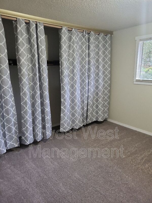 Foto del edificio - 2809 E 19th St