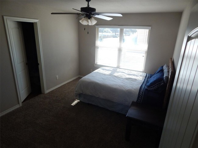 Foto del edificio - 3500 S. College 101