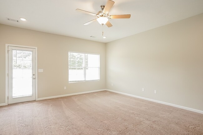 Building Photo - Beautiful 4 Bedroom in Thomson, GA