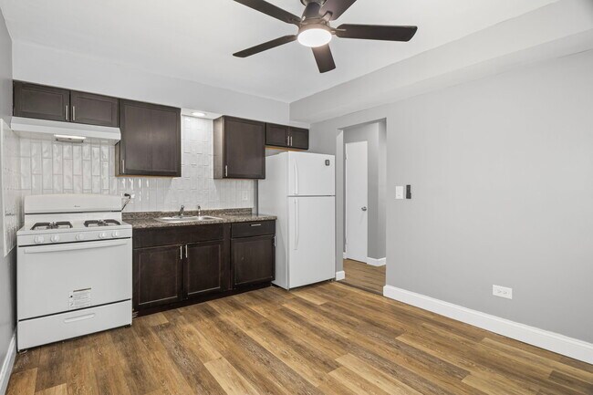 kitchen - 1835 S 16th Ave