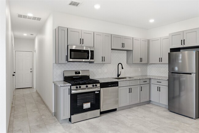 Building Photo - 6138 Brookfield Dr