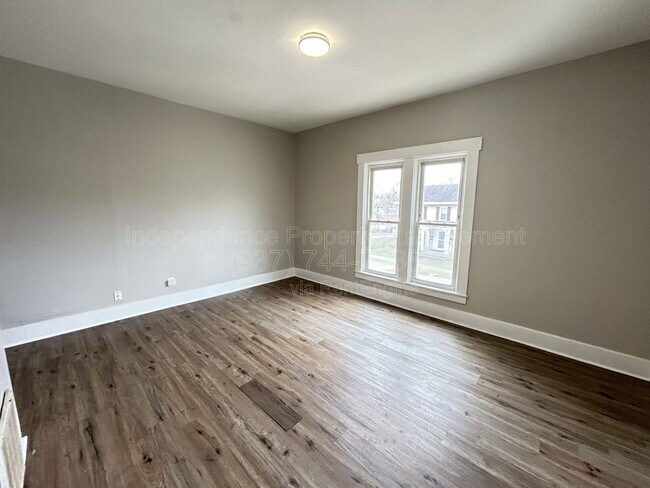 Foto del edificio - 815 S Main St