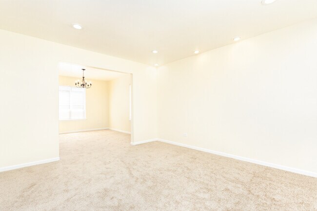 Building Photo - 1016 Sanctuary Ln