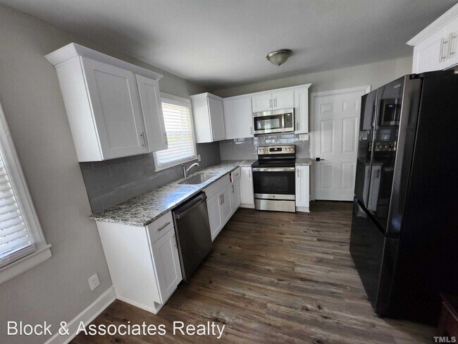 Building Photo - 2 br, 1 bath House - 626 S. Hoover Rd