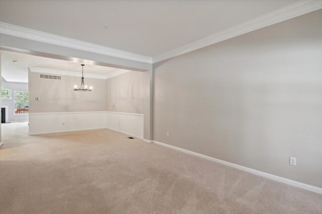 Building Photo - 103 Birchwood Dr