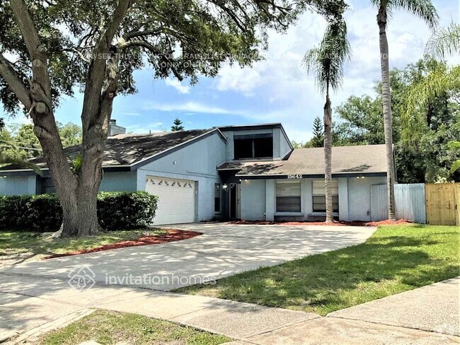 Building Photo - 15642 Bear Creek Dr