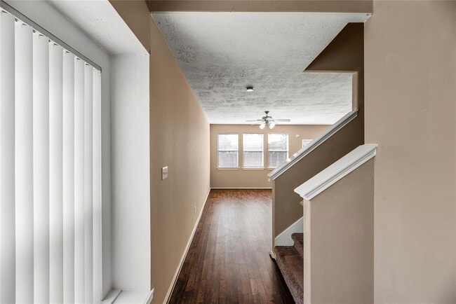 Building Photo - 5642 Claybeck Ln
