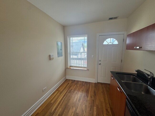 Building Photo - 3650 W Berteau Ave