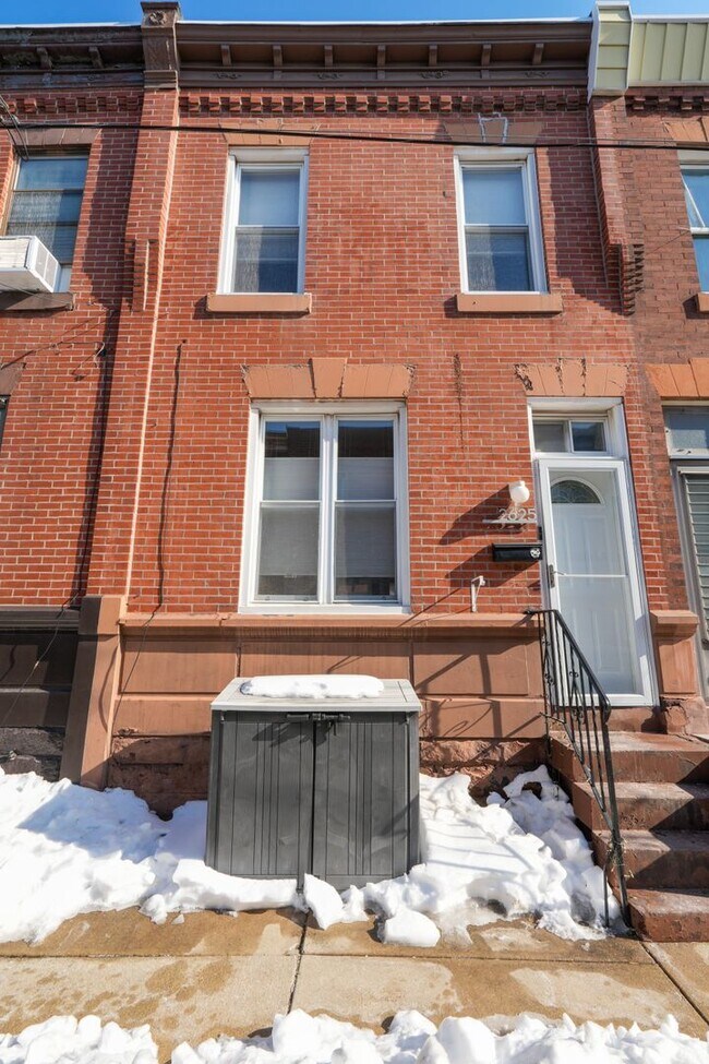 Building Photo - Amazing 3 bedroom close to Broad Street