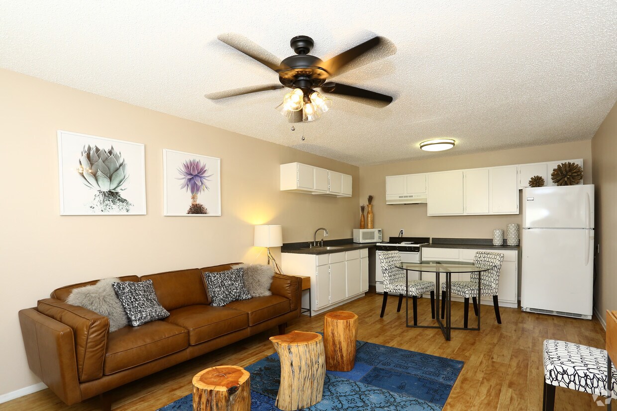 6th Street West Apartments Clarksville Rentals Austin, TX