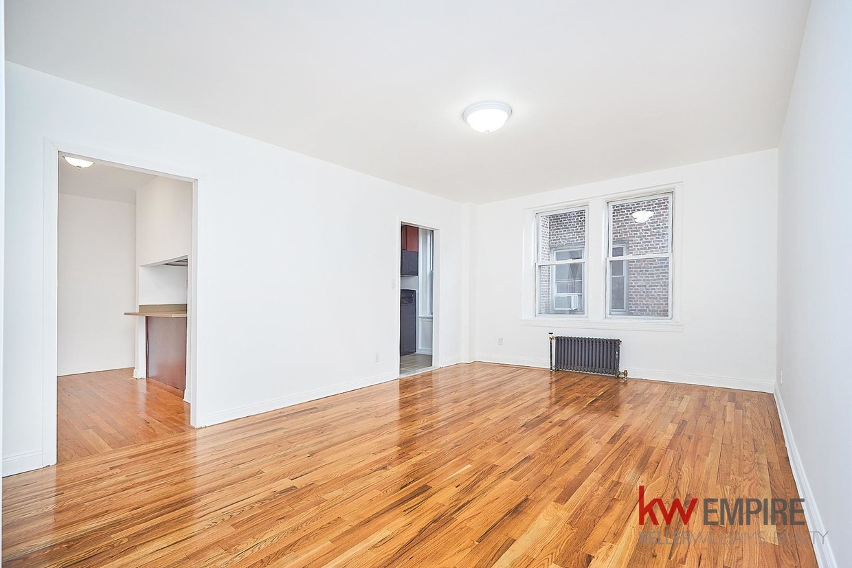 Primary Photo - 36-40 Bowne Street