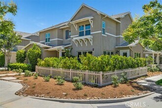 Building Photo - 102 Sencillo Pl